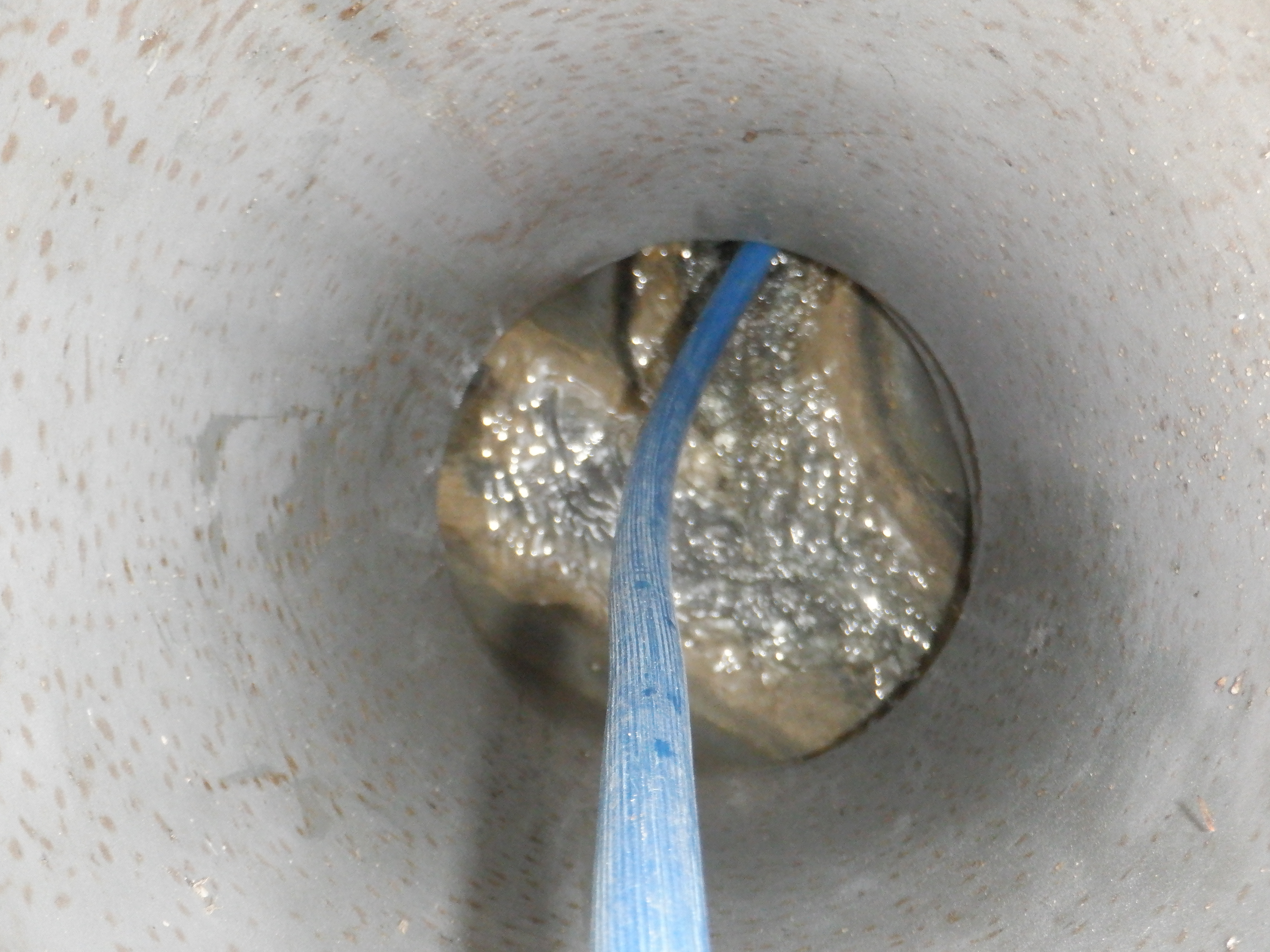 雑排水管清掃：高圧洗浄の施工前後